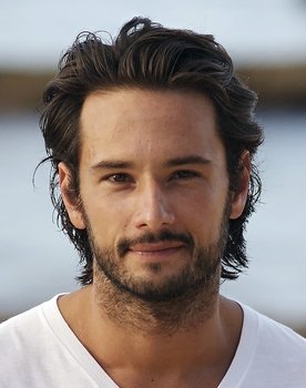 Rodrigo Santoro as Frank Martinez