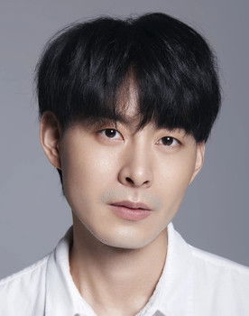 Wang Zhonghao as Ren Cheng