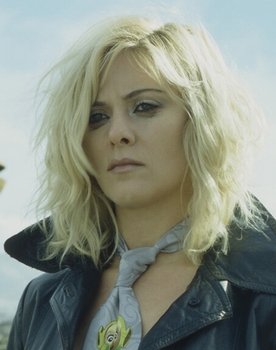 Theodora Tzimou as Sandra