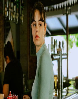 Carla BOTCHERBY as Mélanie