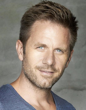 Aaron Benward as Barry