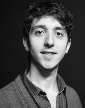 Rojhat Özsoy as Ali Esen