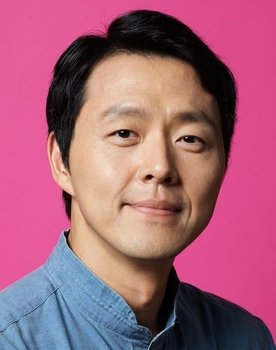 Ha Dong-jun as Chief accountant