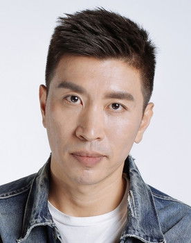 Sifan Shao as Liang Bin