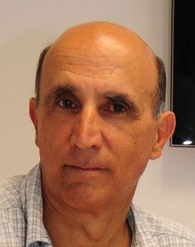 Diego Puente as The man from Buenos Aires station