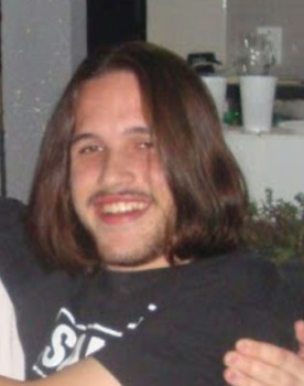 Kauan Bernardes as Vitor