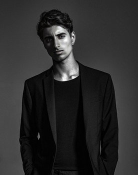 Hamid Reza Dehghan as Keyvan