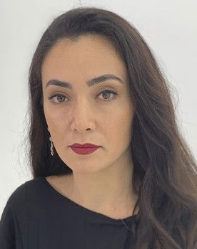 Hajar Agayeva as Esya