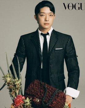 Kang Seung-won as Triple Star