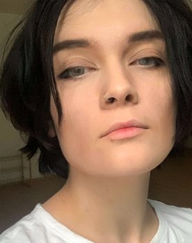 Karinne Felker as Messed Girl