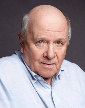 Sergei Losev as Doctor Somov