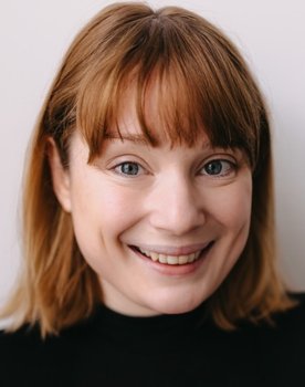 Lucie Ingrová as Karolína (27)