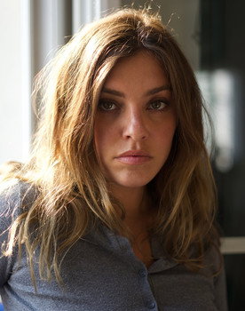 Laurie Pavy as Anaïs