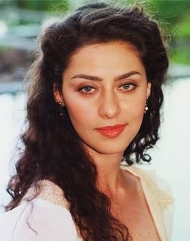 Maria Fernanda Cândido as Jeanette Dórleac
