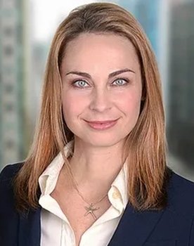 Diana Pavlovská as Darlene