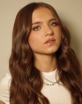 Madeleine McGraw as Amber Barnes