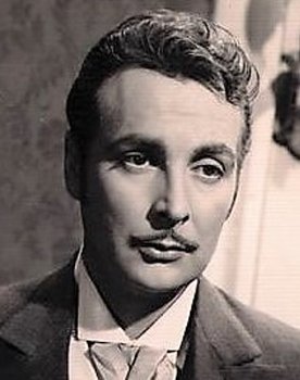 Armando Calvo as Juan Ernesto Florín