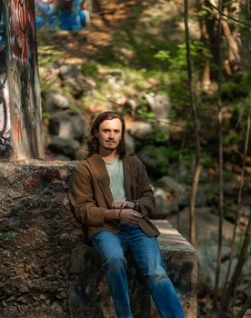 Andrew Crane as Robber