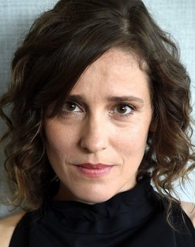 Angeliki Papoulia as Kiki