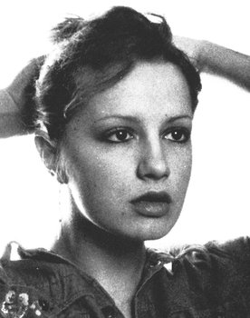 Maddalena Crippa as Vera