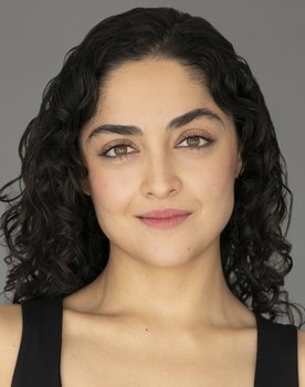 Daniela Porras as Elsa