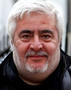 Uğur Yücel as Samim Altın