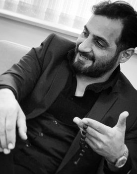 Samimi Farhad as Friend