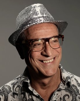 Luis Miñarro as Pijo