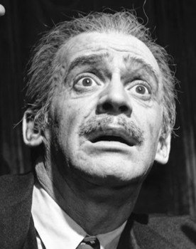 Freddy Kleemann as Man in White