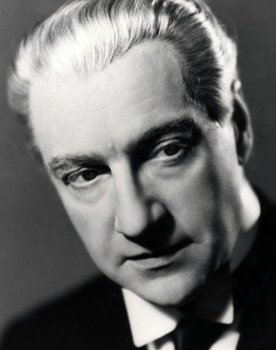 Sacha Guitry as Philippe de Morannes