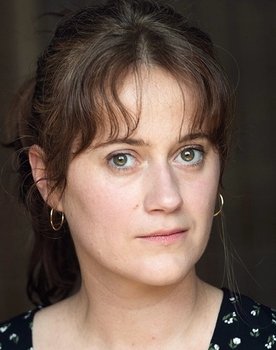 Eugénie Gaudel as History teacher