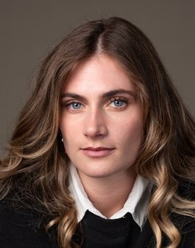 Izette Blignaut as Embeth