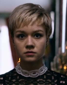 Lea Drinda as Leah