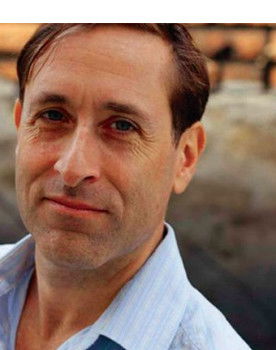 André Herzegovitch as Priest