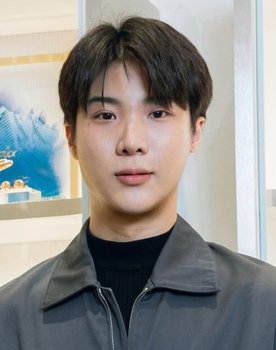 Opal Kritsapatorn Napawiwattanakul as Yo