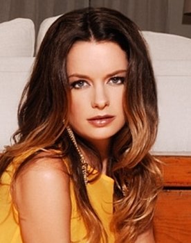 Gina Holden Photo