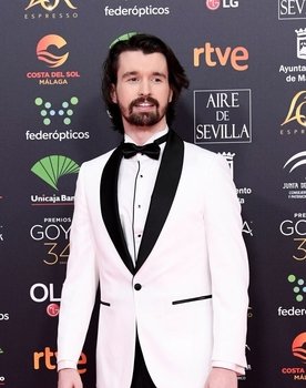 Santi Alverú as David