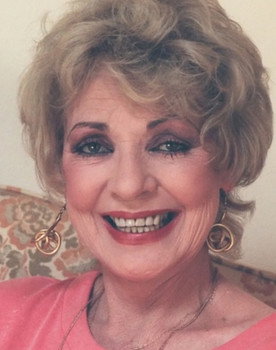 Elaine Lee