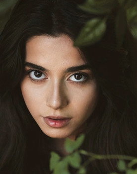 Maral Kasbarian as Mari