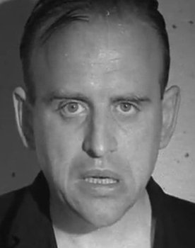 Alfred Edel as Bieringer