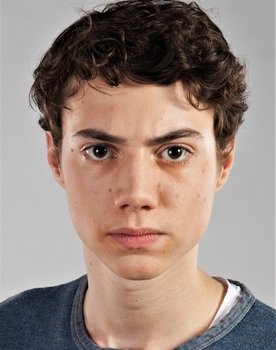 Niek Roozen as 