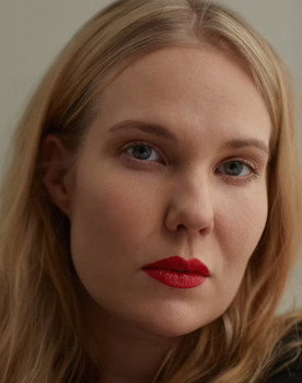 Jutta Järvinen as Elisa Harjunpää