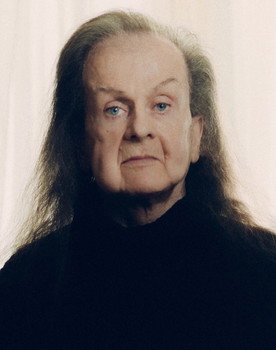 Hélène Hazéra as 