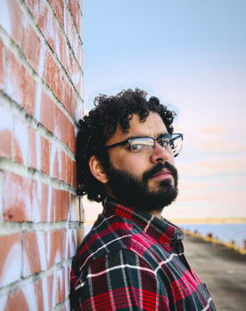 Samy El-Kamel as Phone Caller