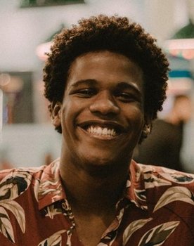 Mateus Amorim as Pedro