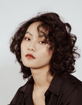 Zheng Jing-wen as Staff A