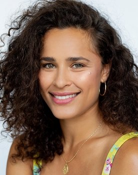 Sofia Blondin as Madeleine