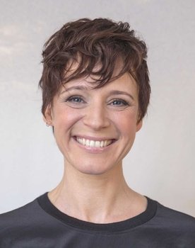 Iben Hjejle as Bella