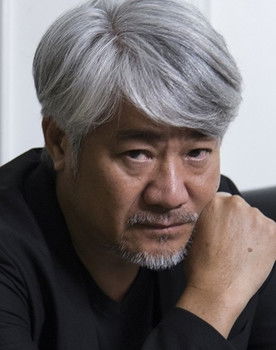 Vincent Wan Yeung-Ming as Doctor's fellow conman