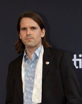 Gordon Landenberger as Kyle